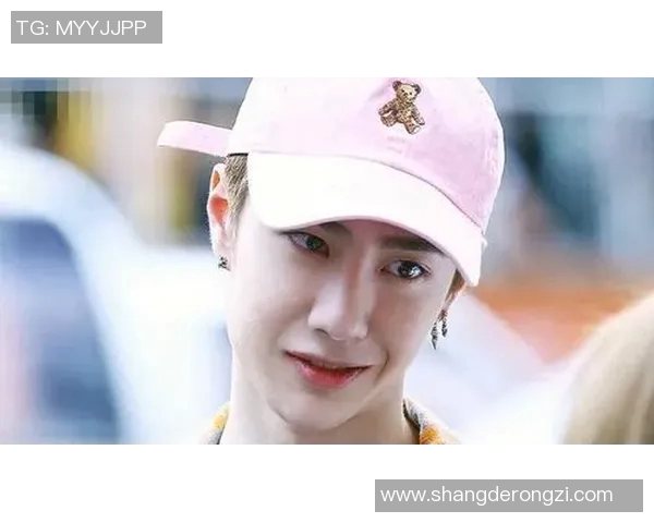 男生发型灵感来自足球明星的时尚潮流与个性魅力解析