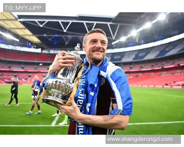 足球场上的传奇人物如何用激情与努力创造属于自己的奇迹 足球场上的传奇人物如何用激情与努力创造属于自己的奇迹