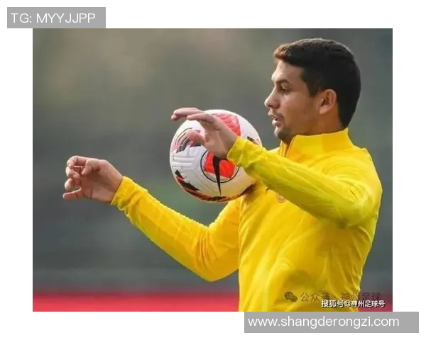 足球明星巨人究竟是谁揭秘他在绿茵场上的传奇故事与成就 足球明星巨人究竟是谁揭秘他在绿茵场上的传奇故事与成就