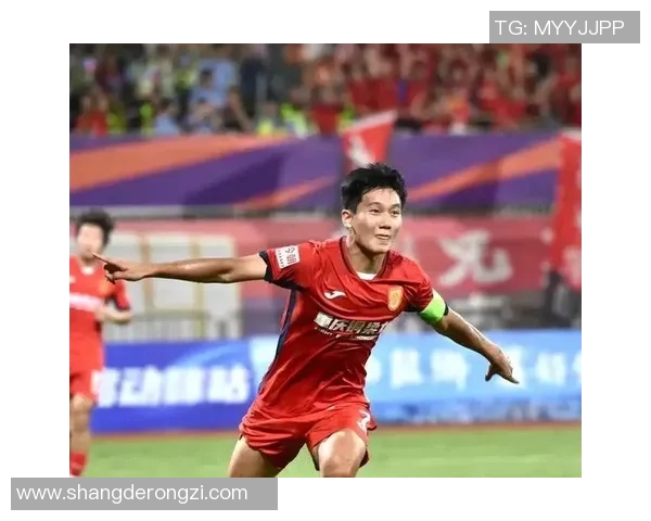 从绿茵场到军营：那些曾服兵役的足球明星们的传奇故事